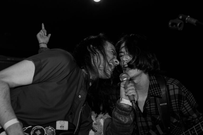 Luz de Celular, Pôster na Parede e Indie no Coração: Como foi o Indie Stars Fest 2.